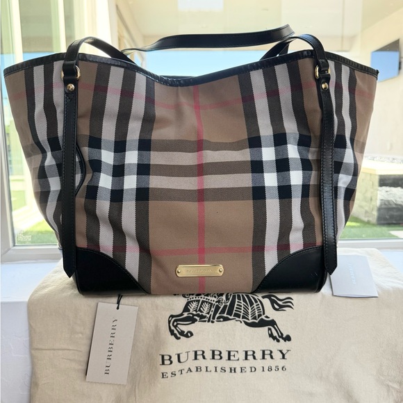 Burberry Tote Bag with Iconic Canterbury Check Pattern medium size - Picture 1 of 11
